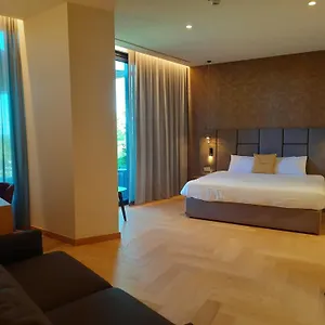 Relais & Castello Di Casiglio Hotel