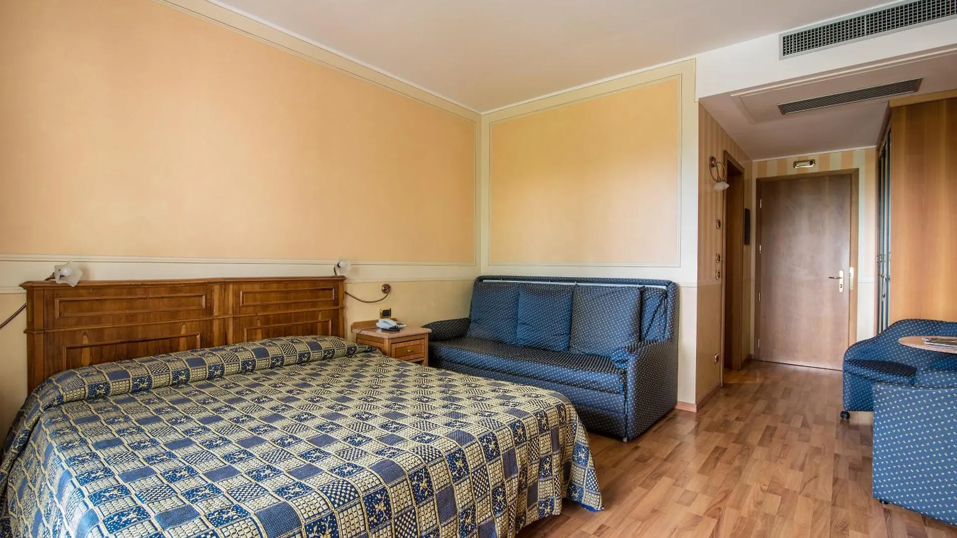 Hotel Porta Del Sole Soiano Del Lago 4*,  Italia