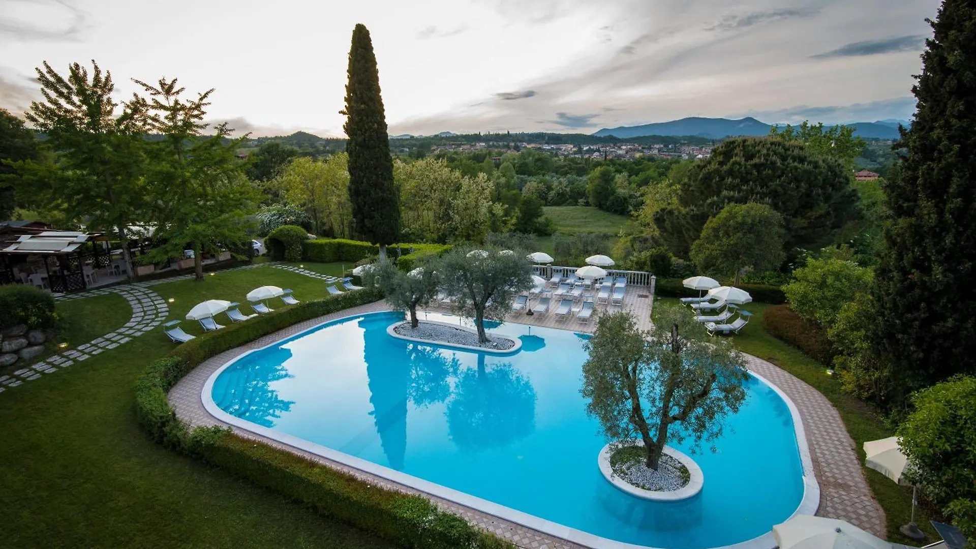 Hotel Porta Del Sole Soiano Del Lago 4*,  Italia