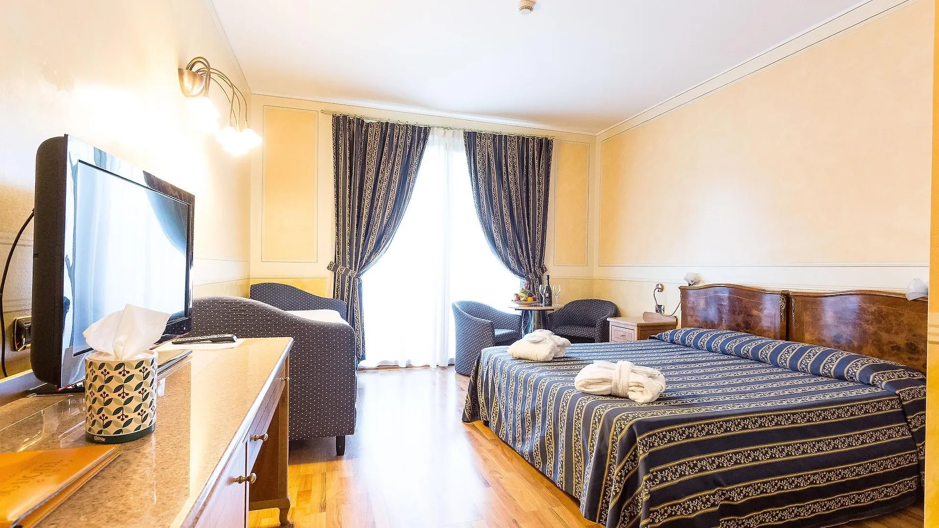 Hotel Porta Del Sole Soiano Del Lago 4*,  Italy